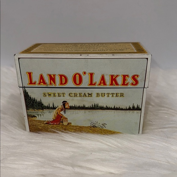 Vintage Land O’Lakes Butter Recipe Box with Recipes - Picture 2 of 6